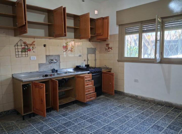 Casa · 150m² · 6 Ambientes · 1 Cochera