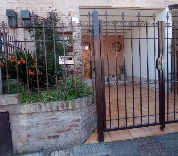 Casa · 69m² · 4 Ambientes · 1 Cochera