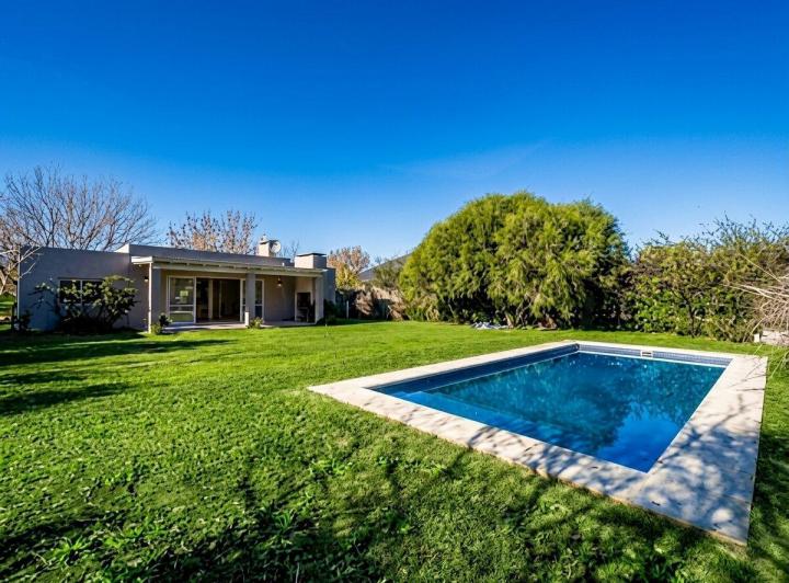 Casa · 136m² · 4 Ambientes · 2 Cocheras
