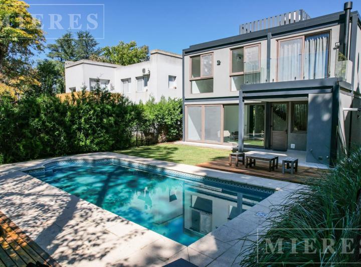 Casa · 160m² · 5 Ambientes