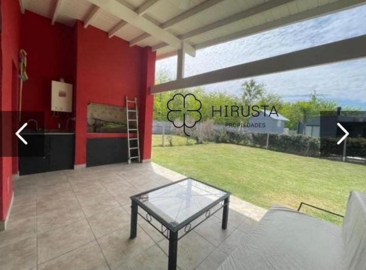 Casa · 111m² · 4 Ambientes · 1 Cochera