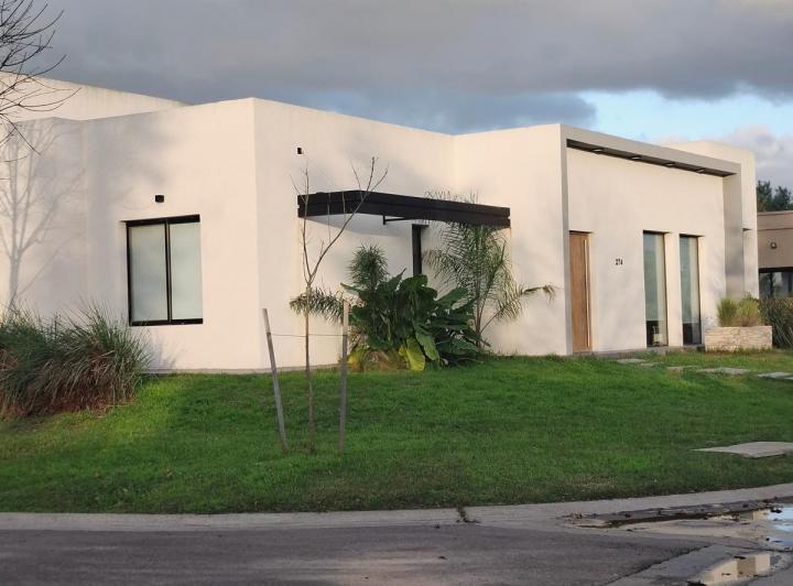 Casa · 150m² · 5 Ambientes · 1 Cochera
