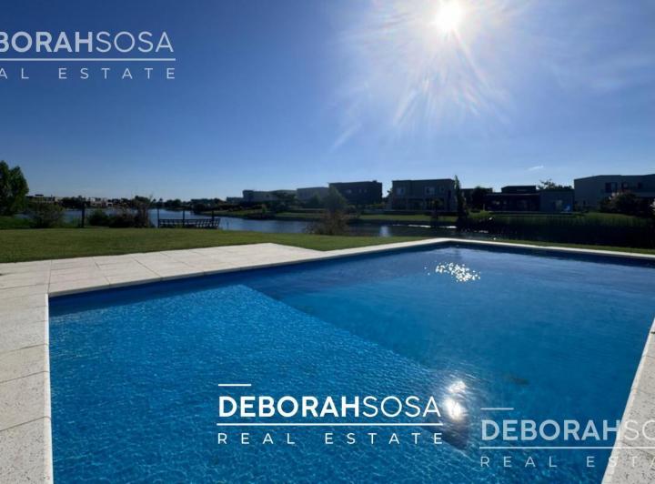 Casa · 200m² · 5 Ambientes · 4 Cocheras