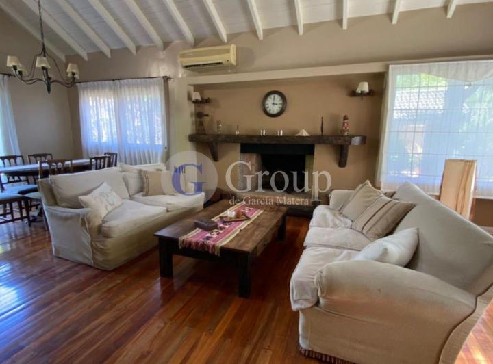 Casa · 268m² · 5 Ambientes · 2 Cocheras