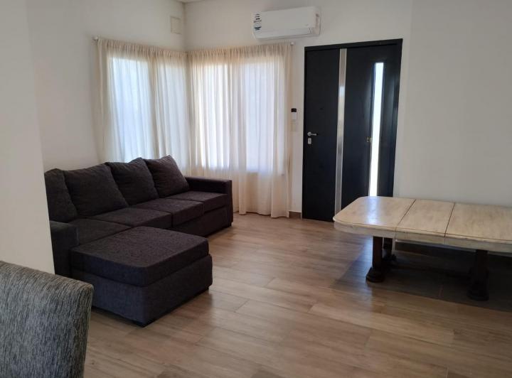 Casa · 190m² · 4 Ambientes · 5 Cocheras