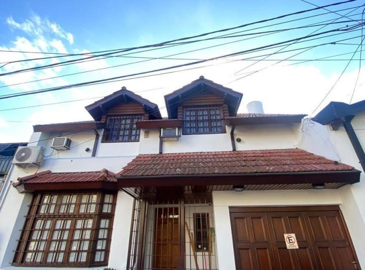 Casa · 184m² · 4 Ambientes · 1 Cochera