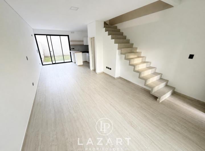Casa · 110m² · 4 Ambientes · 1 Cochera