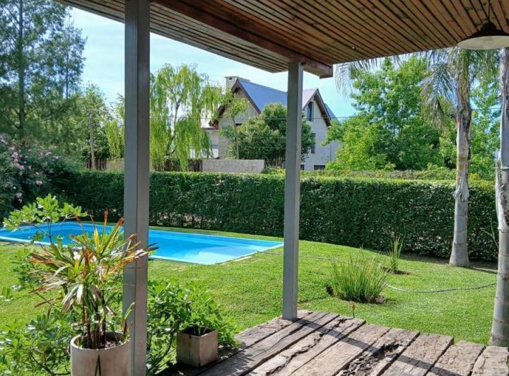 Casa · 90m² · 5 Ambientes · 2 Cocheras