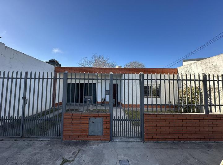 Casa · 115m² · 4 Ambientes · 1 Cochera