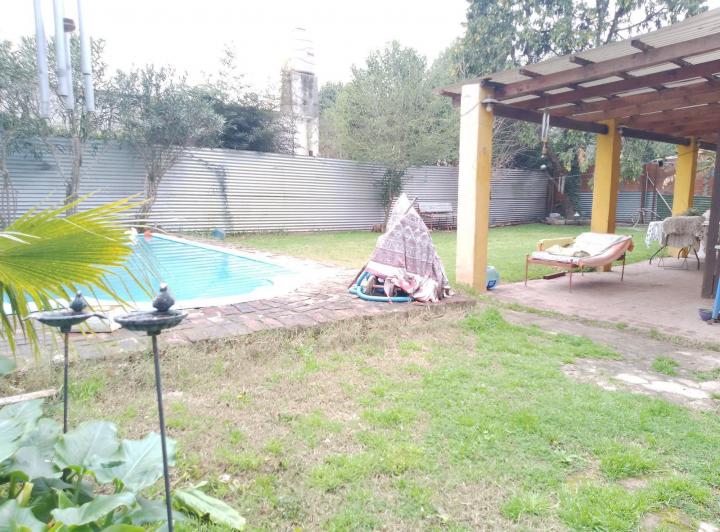 Casa · 222m² · 4 Ambientes · 5 Cocheras