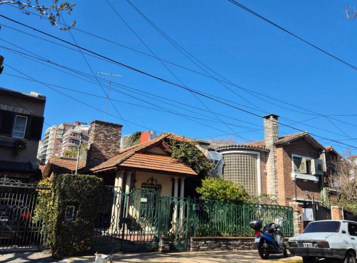 Casa · 200m² · 5 Ambientes · 1 Cochera