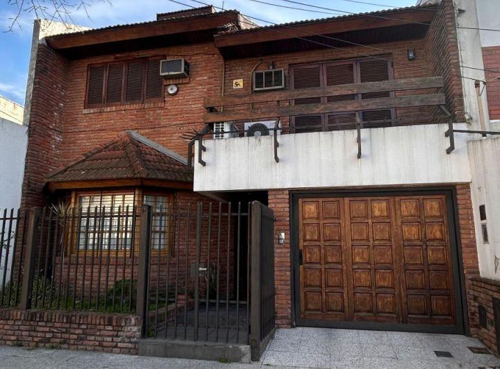 Casa · 170m² · 5 Ambientes · 1 Cochera