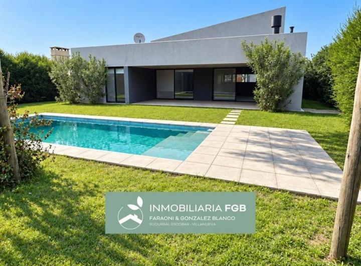 Casa · 165m² · 5 Ambientes · 7 Cocheras