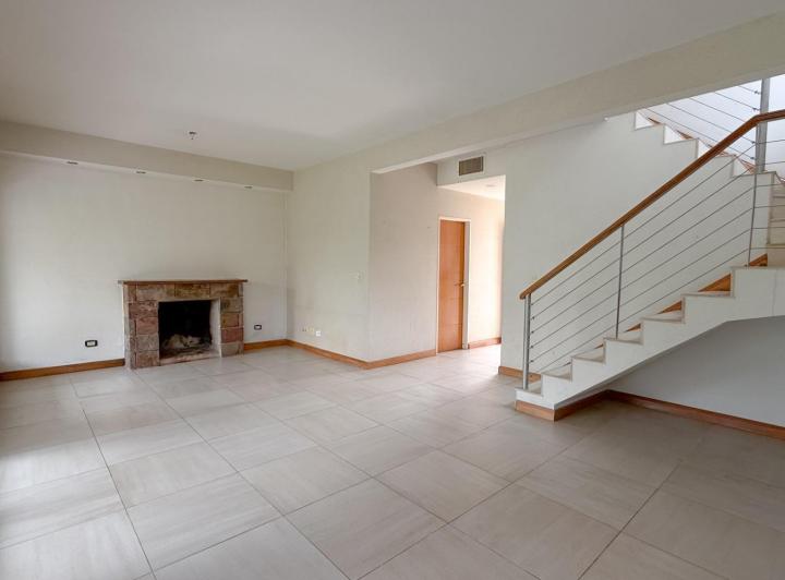 Casa · 125m² · 4 Ambientes · 2 Cocheras