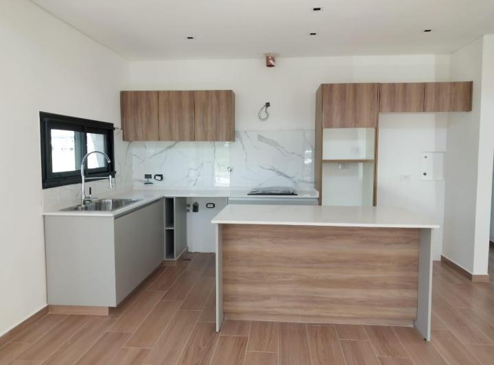 Casa · 154m² · 4 Ambientes · 2 Cocheras