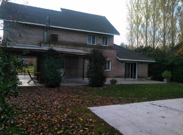 Casa · 150m² · 4 Ambientes · 2 Cocheras