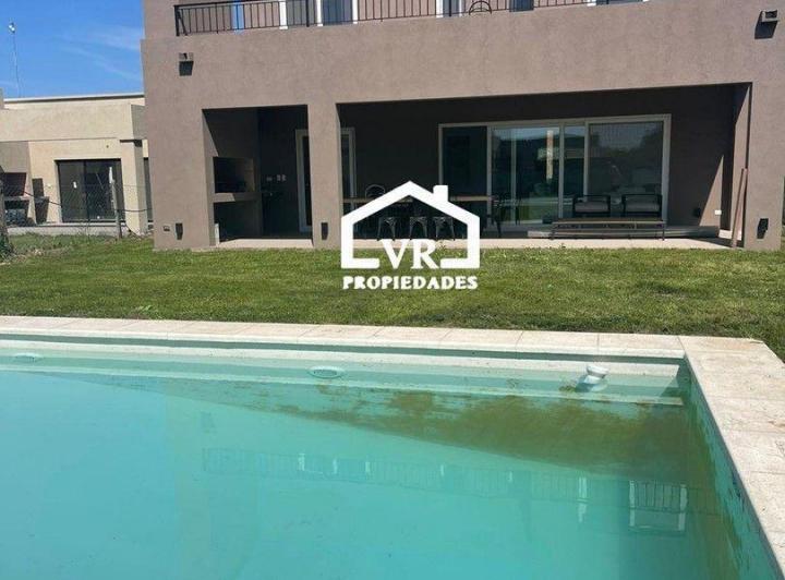 Casa · 134m² · 5 Ambientes · 1 Cochera