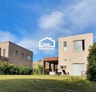 Casa · 118m² · 3 Ambientes · 2 Cocheras