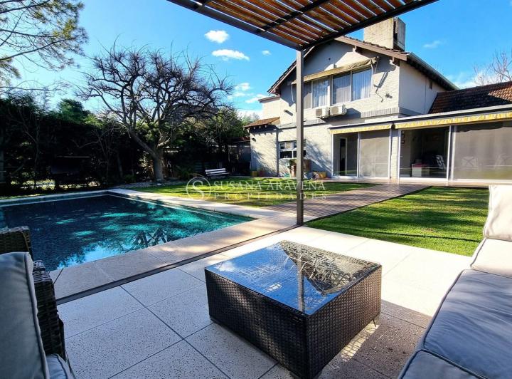 Casa · 22300m² · 6 Ambientes · 1 Cochera