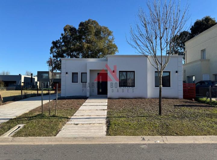 Casa · 148m² · 4 Ambientes · 1 Cochera