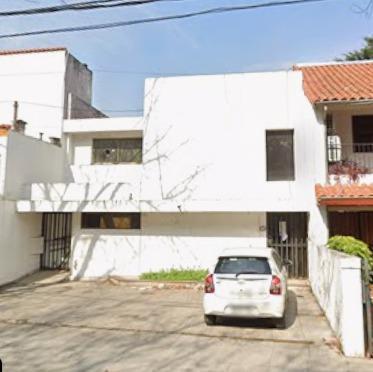 Casa · 572m² · 7 Ambientes · 3 Cocheras