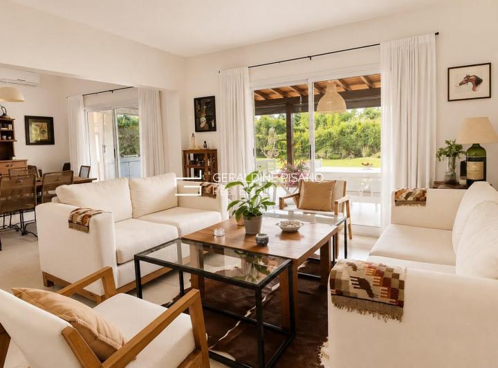 Casa · 130m² · 5 Ambientes