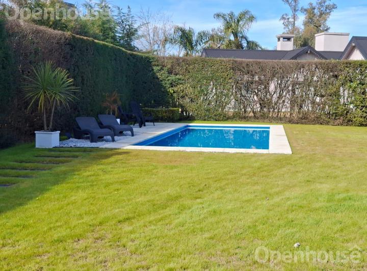 Casa · 105m² · 4 Ambientes · 1 Cochera