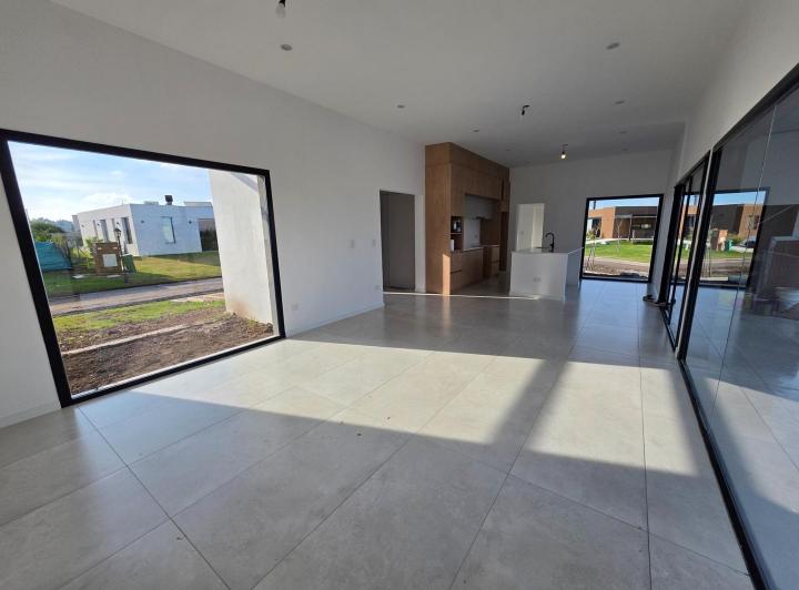 Casa · 145m² · 4 Ambientes · 1 Cochera