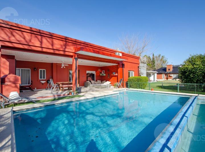 Casa · 181m² · 4 Ambientes · 2 Cocheras
