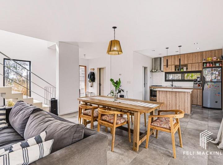 Casa · 136m² · 4 Ambientes · 3 Cocheras