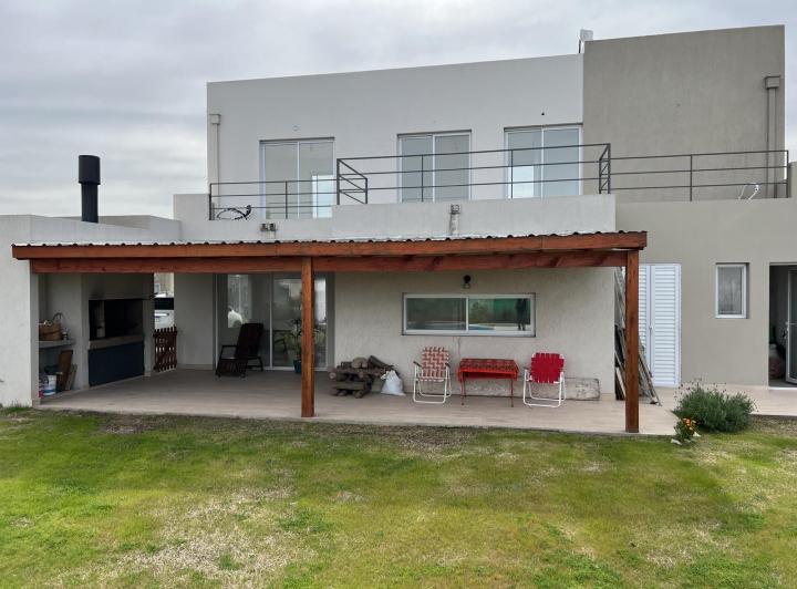 Casa · 160m² · 4 Ambientes