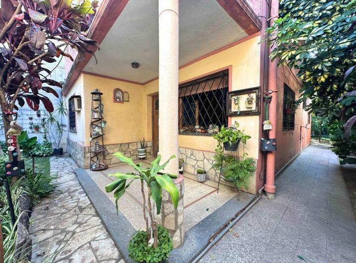 Casa · 200m² · 3 Ambientes · 2 Cocheras
