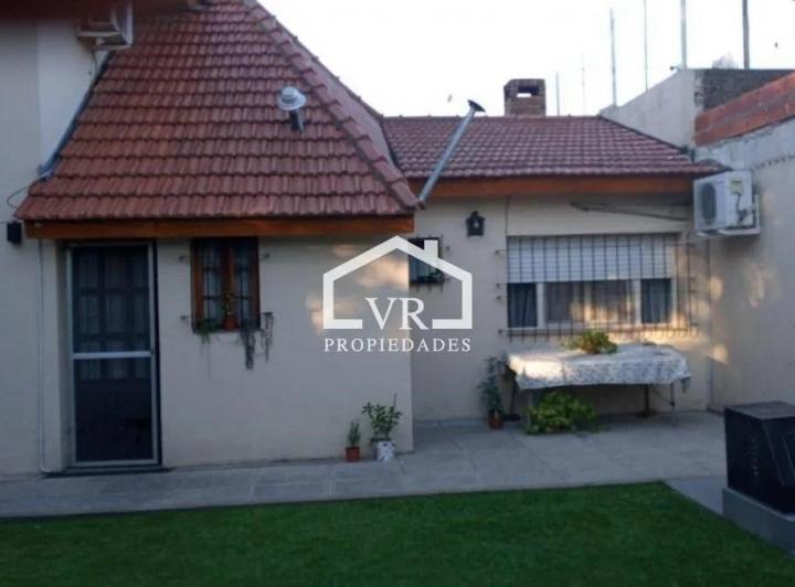 Casa · 143m² · 4 Ambientes · 2 Cocheras