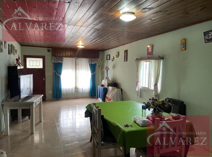Casa · 90m² · 4 Ambientes · 2 Cocheras