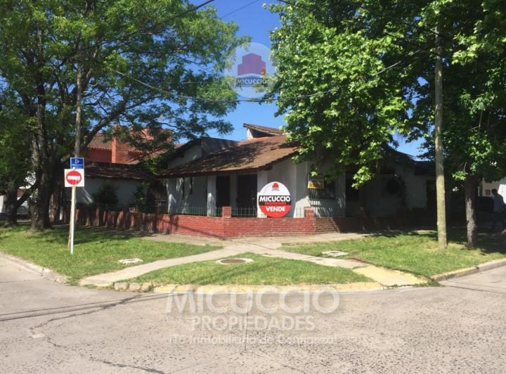 Casa · 165m² · 4 Ambientes · 1 Cochera