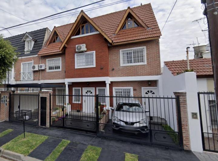 Casa · 135m² · 4 Ambientes · 1 Cochera