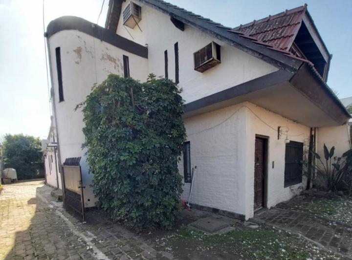 Casa · 210m² · 6 Ambientes
