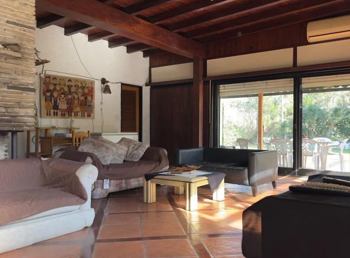 Casa · 2900m² · 5 Ambientes · 1 Cochera