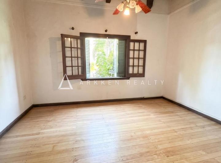 Casa · 235m² · 4 Ambientes · 1 Cochera