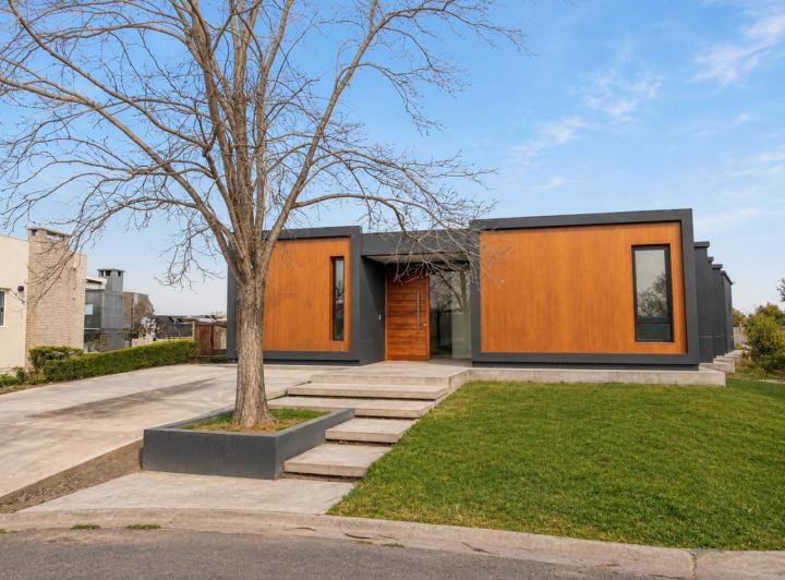 Casa · 230m² · 3 Dormitorios
