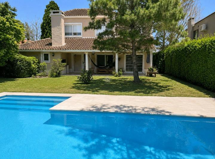 Casa · 176m² · 1 Cochera