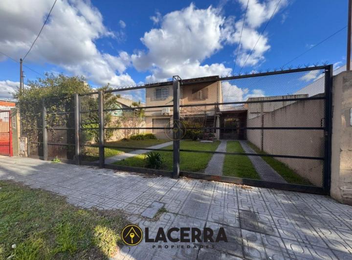 Casa · 268m² · 4 Ambientes · 2 Cocheras