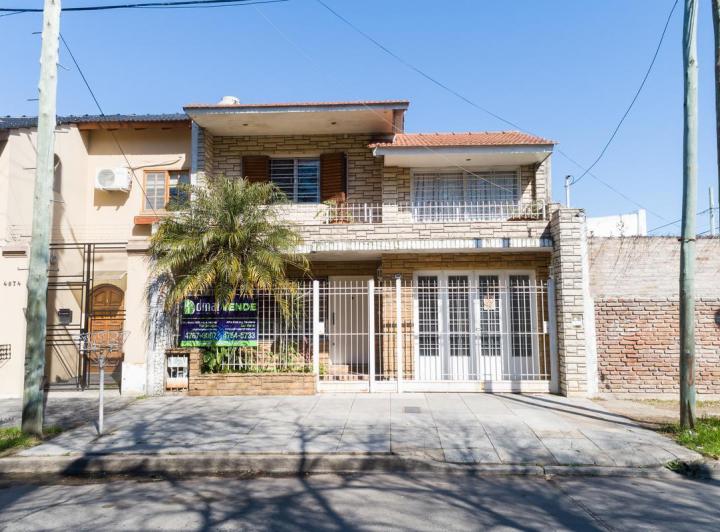 Casa · 180m² · 4 Ambientes · 1 Cochera