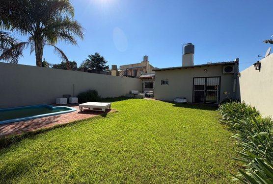 Casa · 130m² · 5 Ambientes · 2 Cocheras