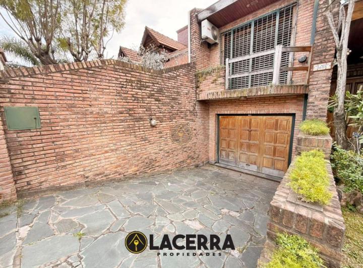 Casa · 150m² · 4 Ambientes · 3 Cocheras