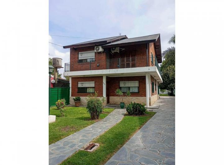Casa · 639m² · 5 Ambientes · 4 Cocheras