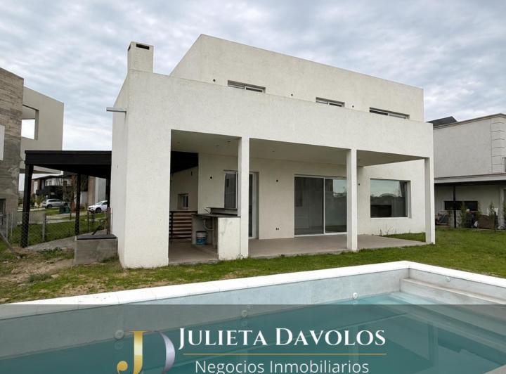 Casa · 162m² · 5 Ambientes · 2 Cocheras