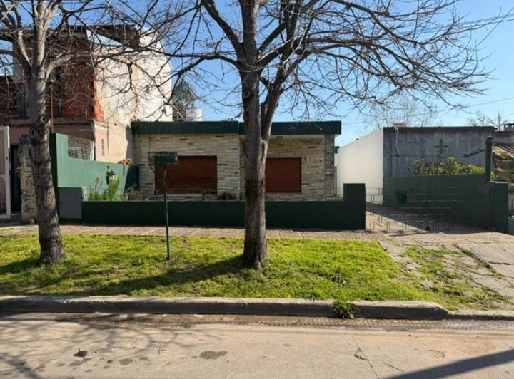 Casa · 97m² · 3 Ambientes · 3 Cocheras