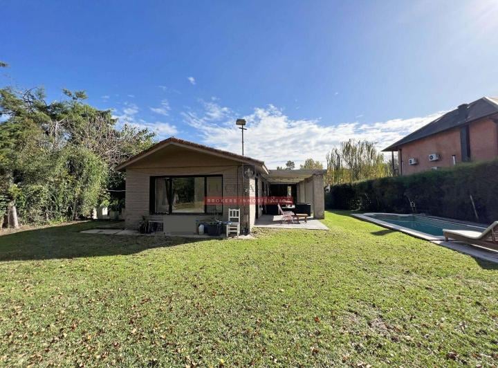 Casa · 153m² · 3 Ambientes · 3 Cocheras