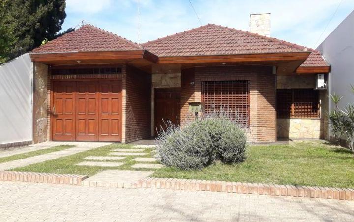 Casa · 90m² · 4 Ambientes · 1 Cochera